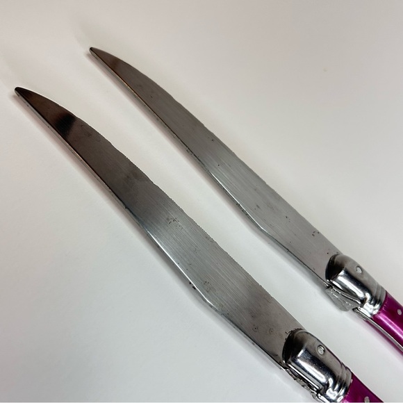 Set 2 Vtg Laguiole Steak Knives Bee Emblem  Inox France Pink Handle Read - Picture 4 of 12